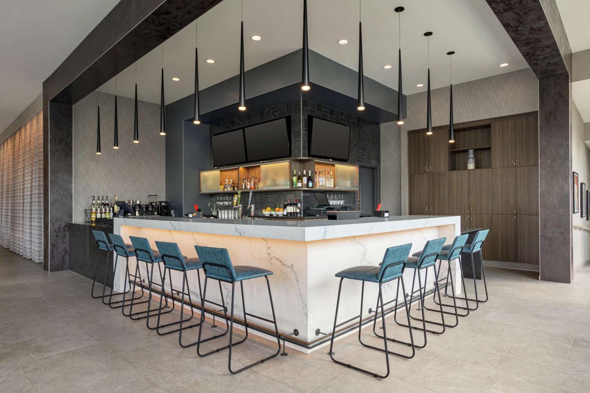 Home2 Suites By Hilton Minneapolis University Area Экстерьер фото
